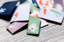 Set de diseño de etiquetas tejidas 'The Coral Club' de Annika Klaas - N° de artículo 9302