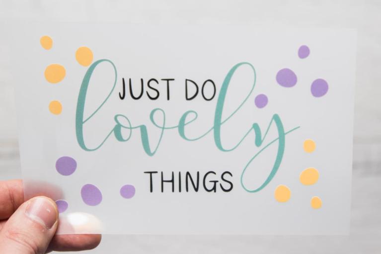 Imagen termoadhesiva de desigñador \"Just do lovely things\" de Unikati – Bag Design (N° de artículo 9409)