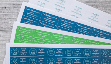 Etiquetas adhesivas de papel
