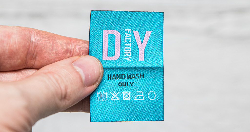 Etiqueta para coser ropa